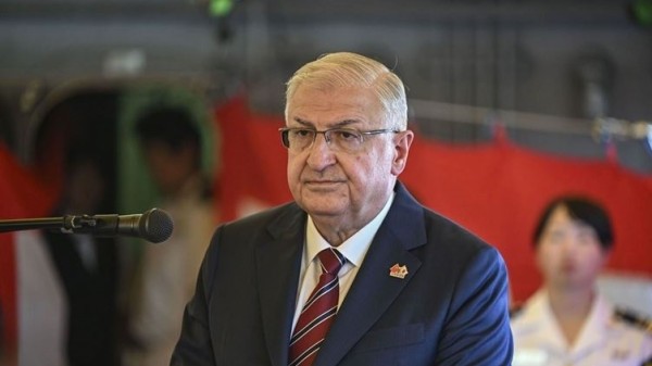 وزير الدفاع التركي: على PKK وقسد تسليم أسلحتهم